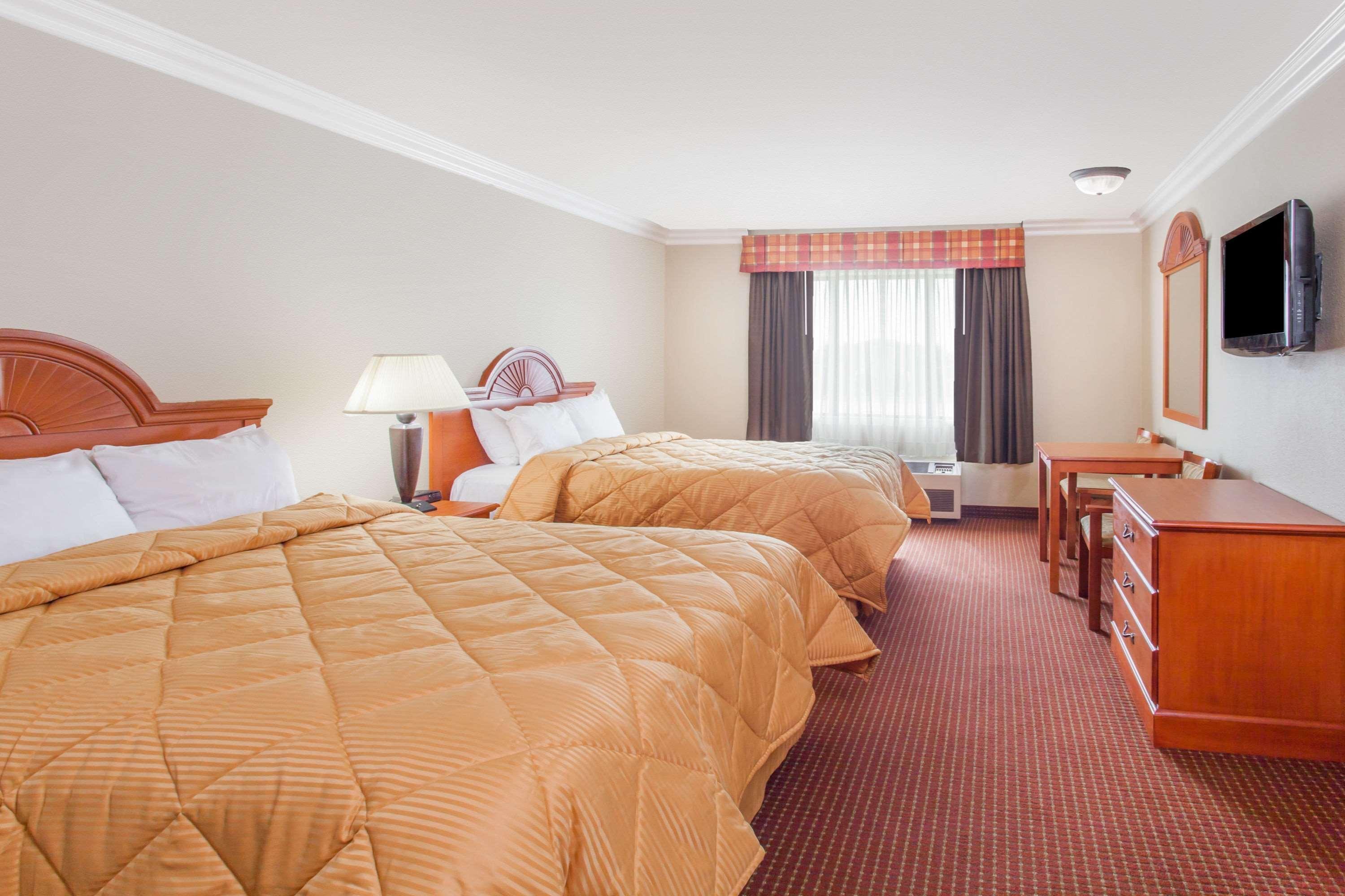 Days Inn By Wyndham Carlsbad Exterior foto