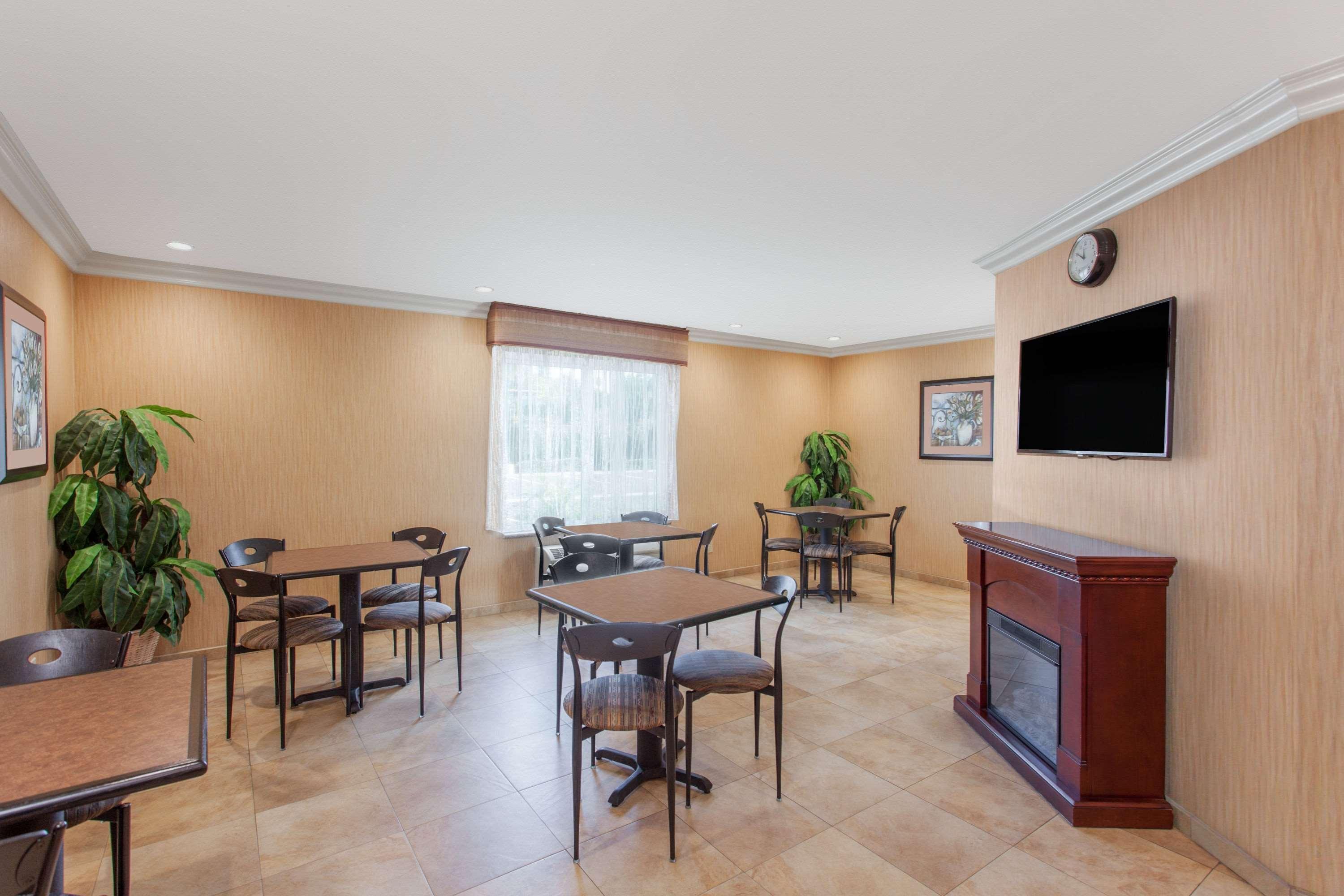 Days Inn By Wyndham Carlsbad Exterior foto