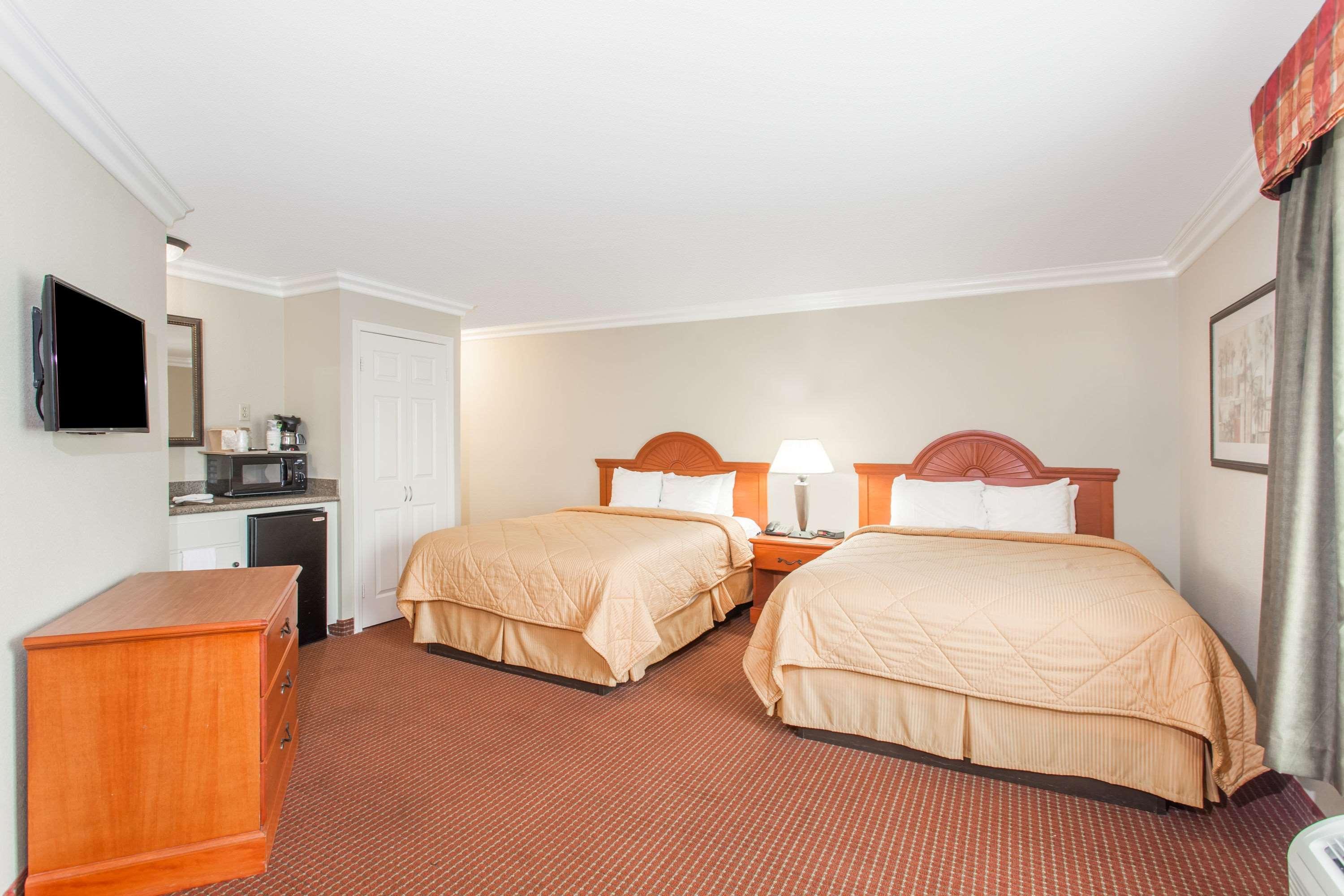 Days Inn By Wyndham Carlsbad Exterior foto