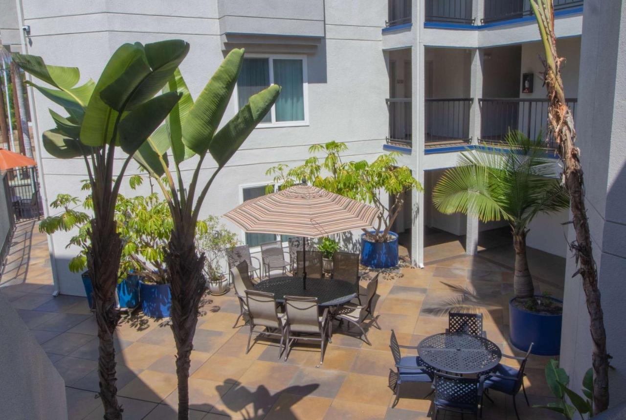 Days Inn By Wyndham Carlsbad Exterior foto