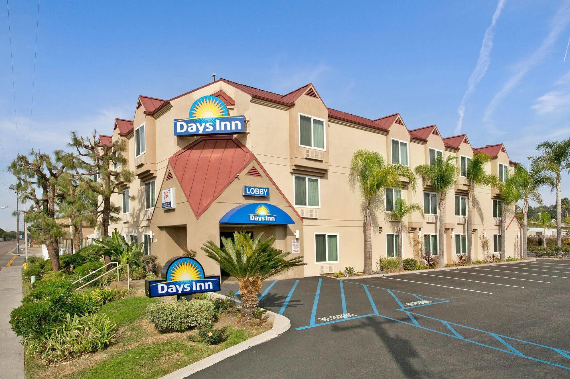 Days Inn By Wyndham Carlsbad Exterior foto
