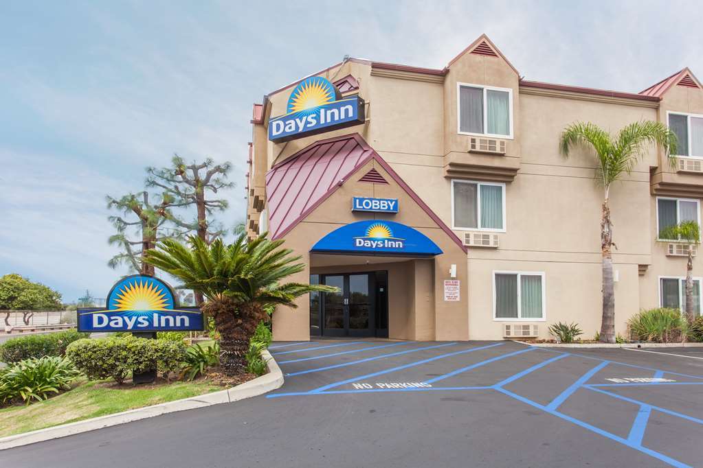 Days Inn By Wyndham Carlsbad Exterior foto